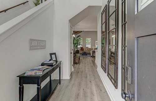 6BD Retreat for 14 with Fire Pit Patio & Lake Access - Foto 10