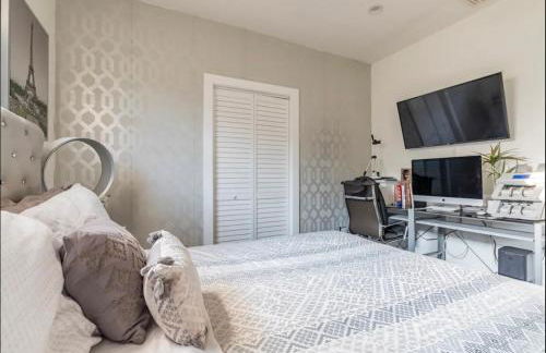 Gorgeous DTLA w/ View + Hot Tub! - Foto 16