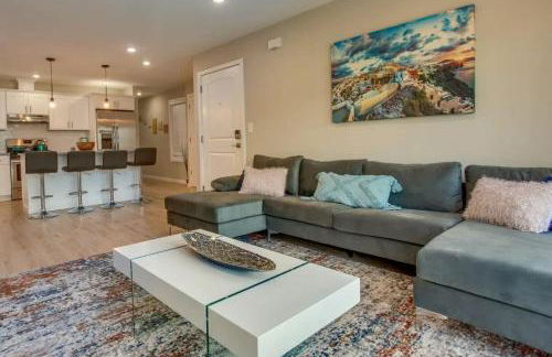 Spacious 6 Bedroom Home with NYC Access & Parking! - Foto 2