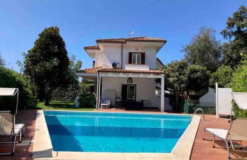 Villa Eleonora con piscina privata a Sabaudia - Foto 1