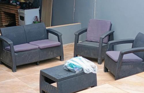 Casa aconchegante com churrasqueira e piscina para um ambiente familiar - Photo 1