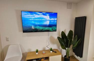 Modern Homes - Voll ausgestatte Wohnung - Balkon - Hotelbetten - 4K TV - WLAN - Foto 11