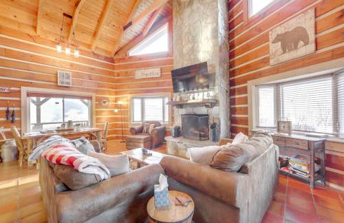 True Log Cabin with Game Room, Year-Round Views - Foto 3