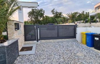 Luxury White Sails Villas with a Multi Sport Court and Sea View - Photo 37