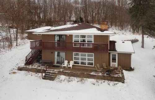 Lake Cabin; Renovated, Flat Lot, Dock, Sandy Beach, Many Games and Lake Toys! - Foto 6