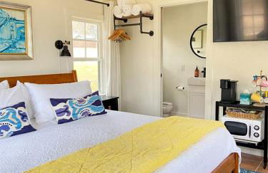 Efficiency-Style Cabin with Spa Lovely for a Couples Escape in Hunt, Texas - Foto 5