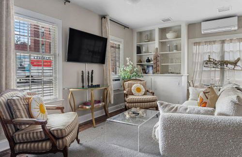 Historic Carriage House Retreat - Foto 1