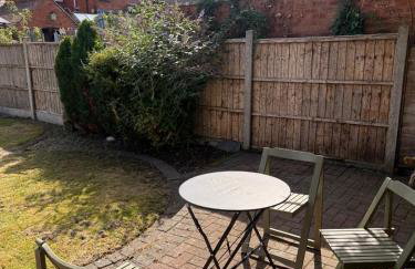 Druids Cottage a cosy 2 bedroom Cottage within a 5 minute drive from Cannock town centre - Foto 11