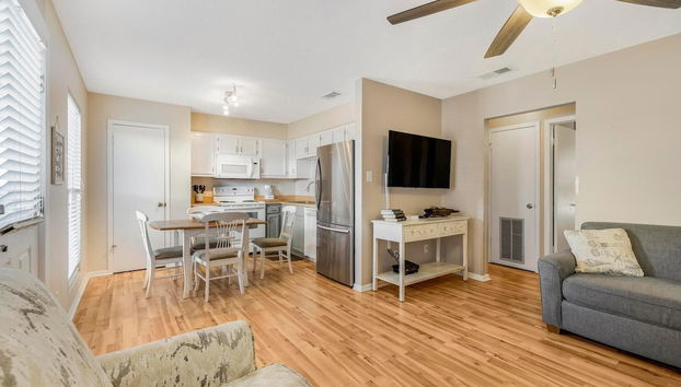 Beach Front 603 - Photo 5, Living area