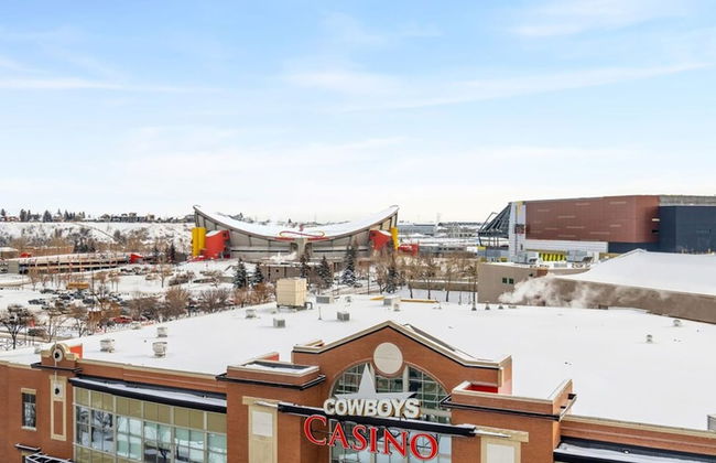 By Stampede Free Parking Banff Pass Wine More - Photo 25