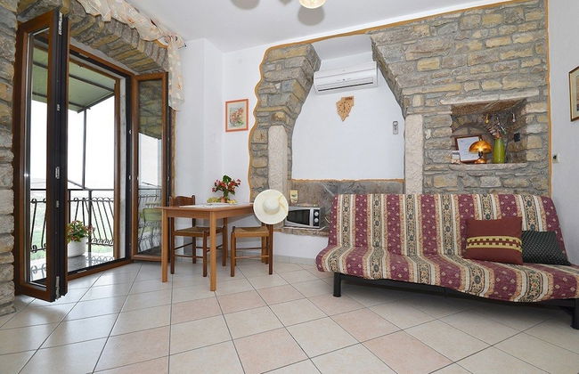 Bella Vista Apartments - Photo 24