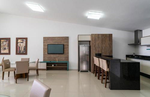 Encantador Apartamento 100m da Praia com vista mar - Foto 40