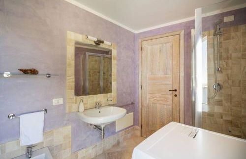 Seafront Villa - 5min to BRANDINCHI I Exclusive Garden I Private Beach I BBQ I Wi-Fi - Foto 27