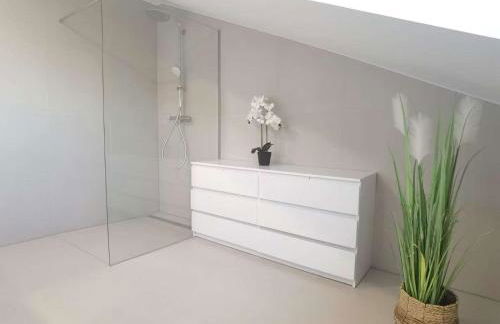 Modernes Neubauhaus ca 200 qm Nähe vom Flughafen - Foto 22