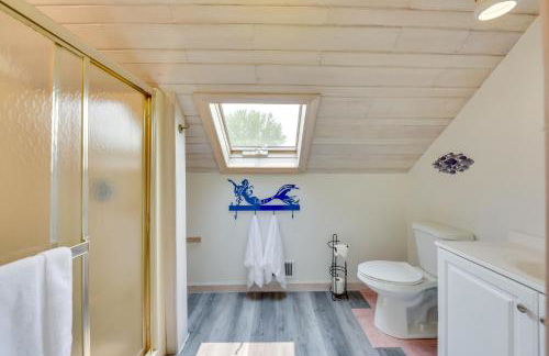 Pistakee Lake Estate with Boat Dock and Hot Tub! - Foto 26