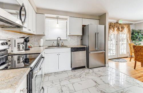 Remote-Work Ready Family Home Near Pittsburgh - Foto 8