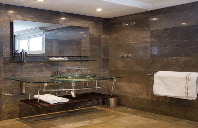 Modern Versace-themed Villa - Foto 15