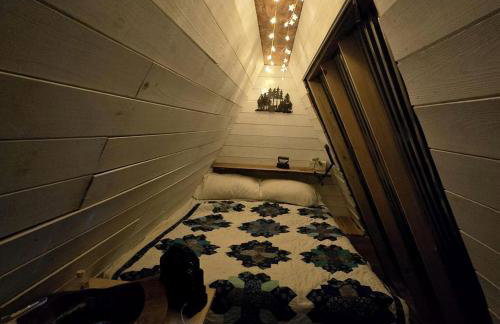 Remote Mountain A-Frame with BBQ Perfect for Nature Lovers in West Virginia - Foto 2