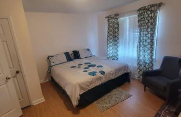 Great 4BR Home Near Emerald Pointe & Downtown - Foto 68