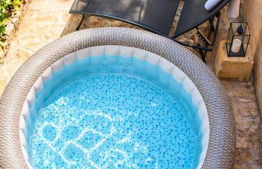 Le jardinet d'Emma - Jacuzzi privé, Jardin au calme entre Arles, Camargue et Alpilles avec parking gratuit - Foto 16