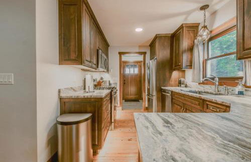 Spotted Bear Cabin - For 6 - Foto 11