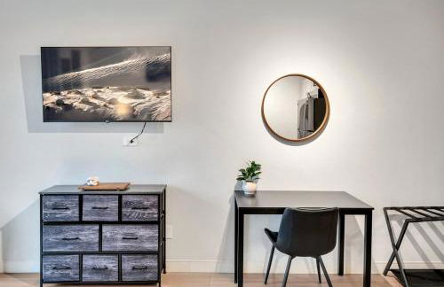 Modern Midtown Studio and Private Balcony - Foto 6