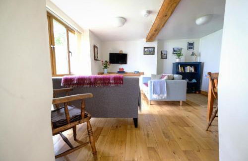 Rhyd Y Geifr, Cosy Barn Conversion in Maerdy - Photo 17