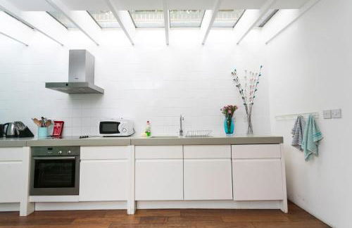 The Ultimate Group Complex, Hens & Celebrations at The Old Fire Station Canterbury, 3 Homes - Foto 49