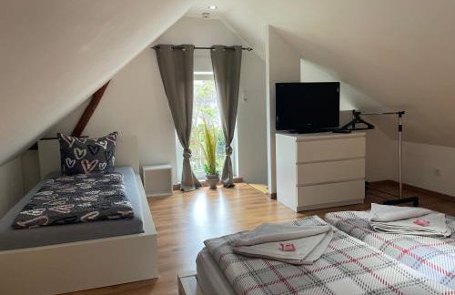 Kleine gemütliche Einliegerwohnung mit Garten und Pool - Foto 7