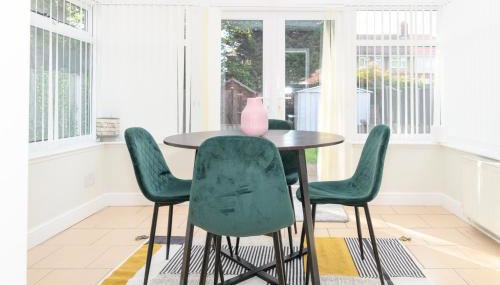 Stylish 3 Bed House Near Hospital, Racecourse, Free Parking - Foto 4