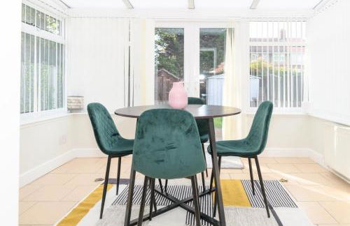 Stylish 3 Bed House Near Hospital, Racecourse, Free Parking - Foto 4