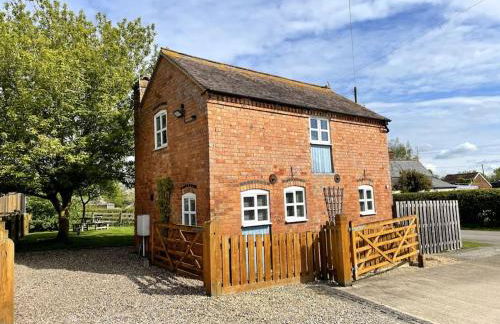 Cottage at The Butchers Arms - Photo 1