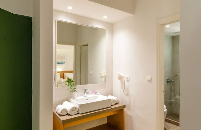 Lotus Hotel Apartments - Photo 41