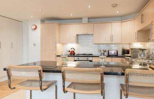 Central Home with Parking near Waterloo & St Thomas & Big Ben & Parliament - Foto 6