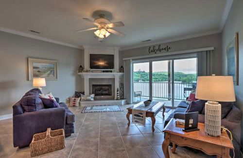 Balcony and Seasonal Pool Lakefront Ozark Condo - Photo 4