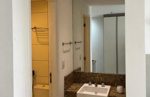 Flat confortável em Imbetiba com piscina e academia - Foto 5