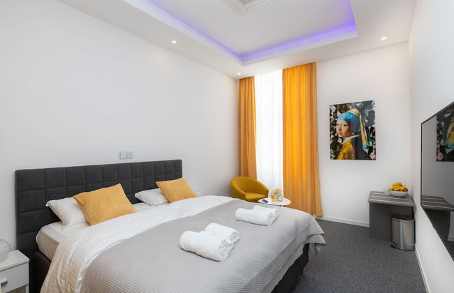 Tesla Boutique Apartments & Rooms - Photo 13