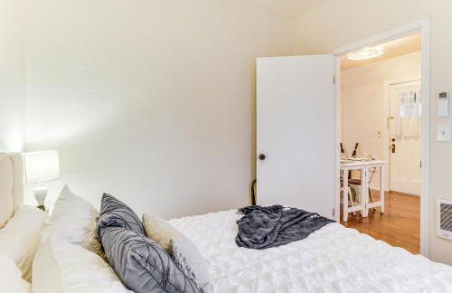 Walkable Location Quaint Cottage in Forest Grove! - Foto 19