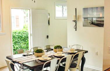 Newly Renovated! Old Homestead Beach Home - Foto 6