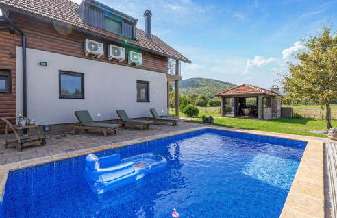 Pet Friendly Home In Gospic - Photo 2
