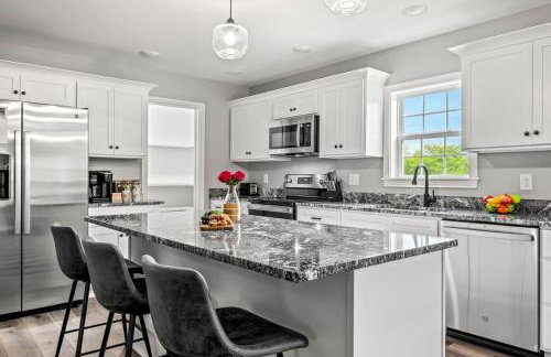 Spacious Home 4BR Fire Pit, Patio Hot Tub - Foto 16