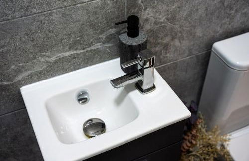 Stylish 2-Bed Apartment City Access Sleeps 4 - Foto 15