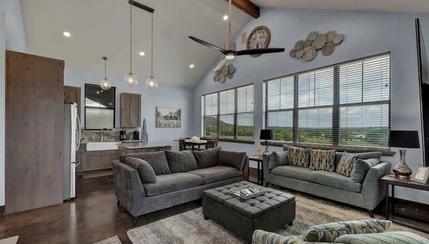 West End Nest With Hot Tub! - Foto 2, Imagen principal