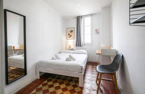31ARA1092- Newly Refurbished 2BR Flat in the Gothi - Photo 16