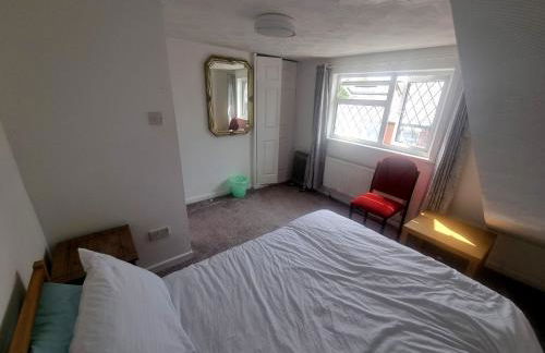 3 Bedroom House Ideal for Work Family Short or Long Term Stays Easy Access to Manchester Oldham Halifax Bury - Foto 48