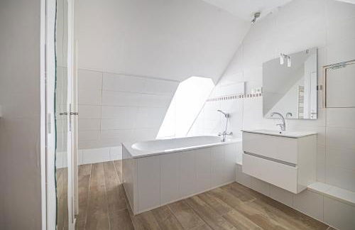 Maison d'exception sur la ligne droite des Hunaudières - Photo 9