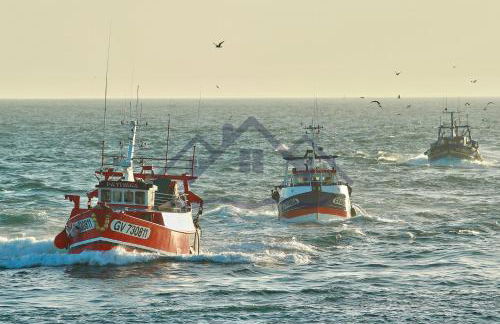 LocaLise - M3A La Maison du pêcheur au Guilvinec - Chambres vue mer - A 20m de la mer située à la pointe de Men Meur - Tout à pied, plage, port, centre, commerces, marché - Wifi inclus - Linge de lit inclus - Jardin clos - En option , ménage et serviettes - Foto 43