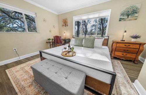 Stunning Gem Home w Heated Salt Pool & Game Room - Foto 40