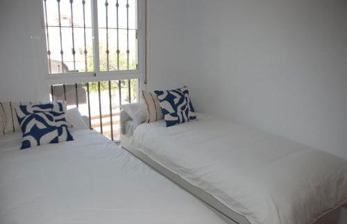 Magnífico Adosado con Piscina en Urb. Palm Beach - Foto 16