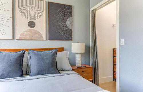 Chic & Spacious 4 Bedroom 3 Full Bathrooms Retreat in West Tampa and Pvt Backyard - Foto 64